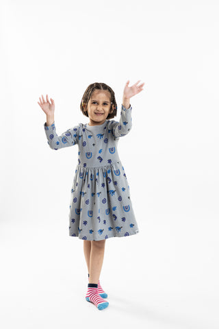 Abstract Adventure Full Sleeve Dress with Pockets in Cloudy Grey